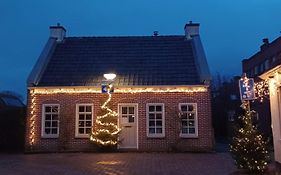 Karakteristiek Huis In Centrum Winsum Met Nieuwe Badkamer
